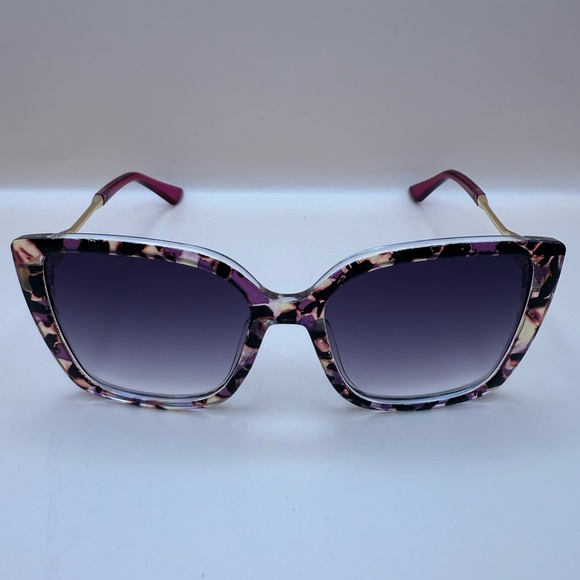 Accessories - New-Stylish Tortoiseshell Sunglasses Cat Eye**FREE gift included** Ships 1 day!